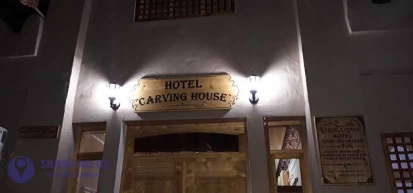 HOTEL CARVING HOUSE